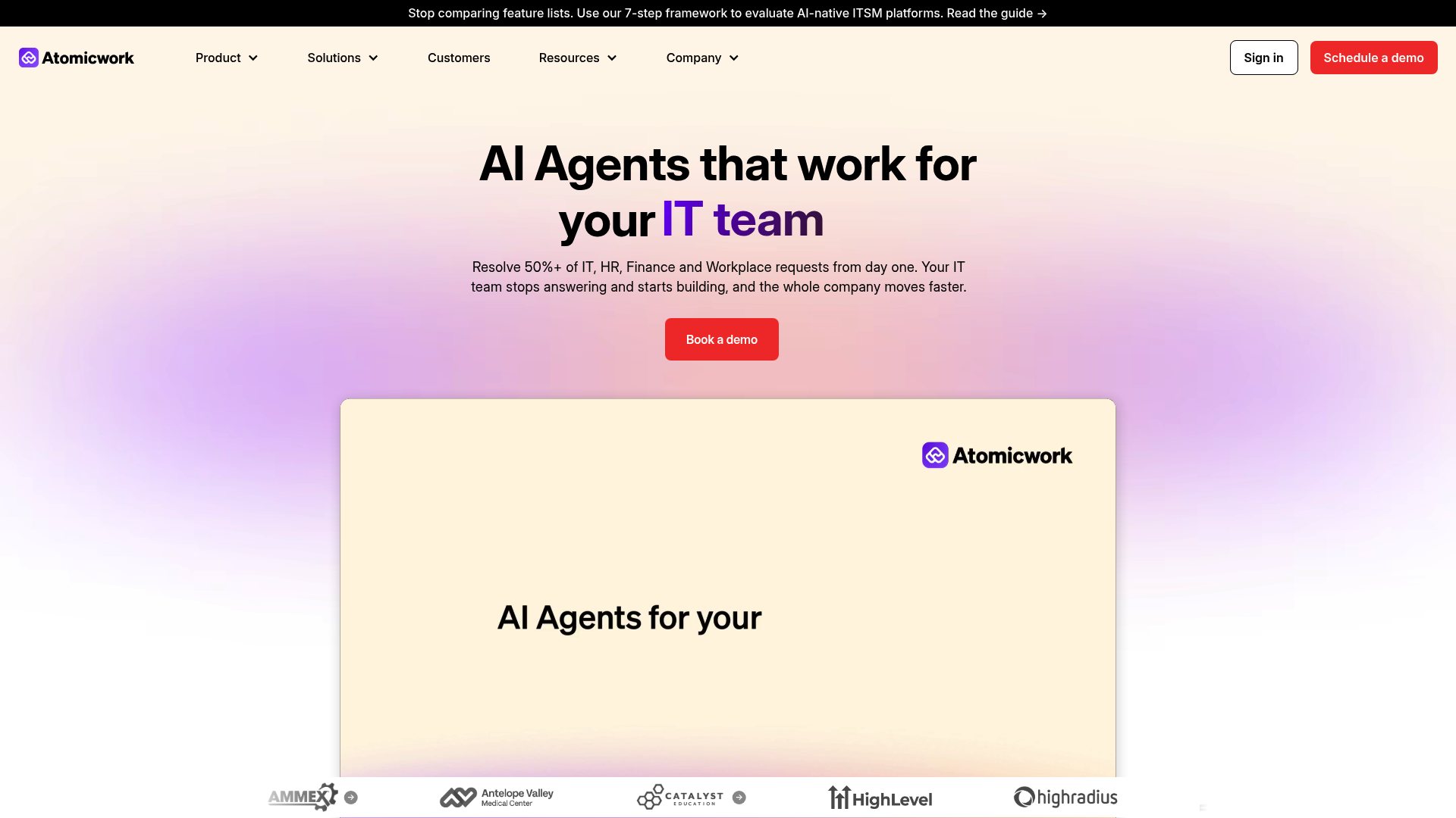 Une capture d’écran de la page d’accueil d’Atomicwork.